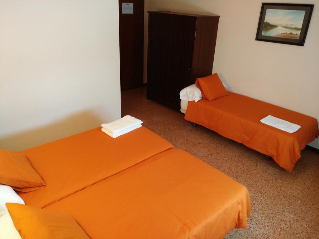 Hostal L'Esplai Viladamat Dış mekan fotoğraf
